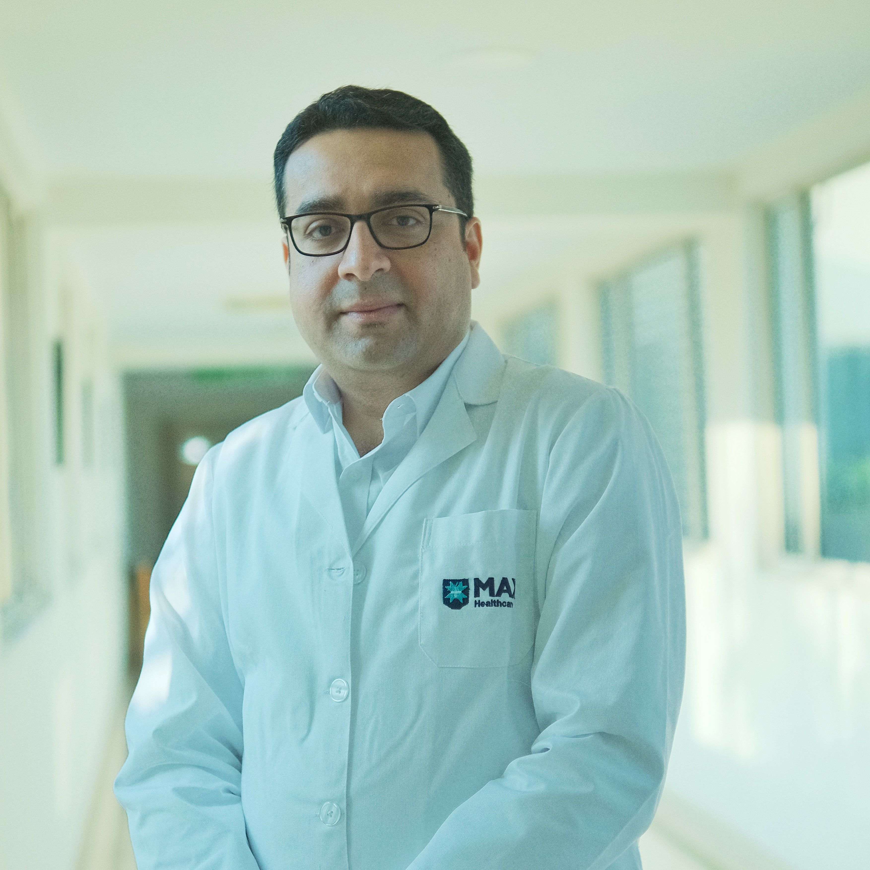 Dr. Tushar Aditya Narain Urologist